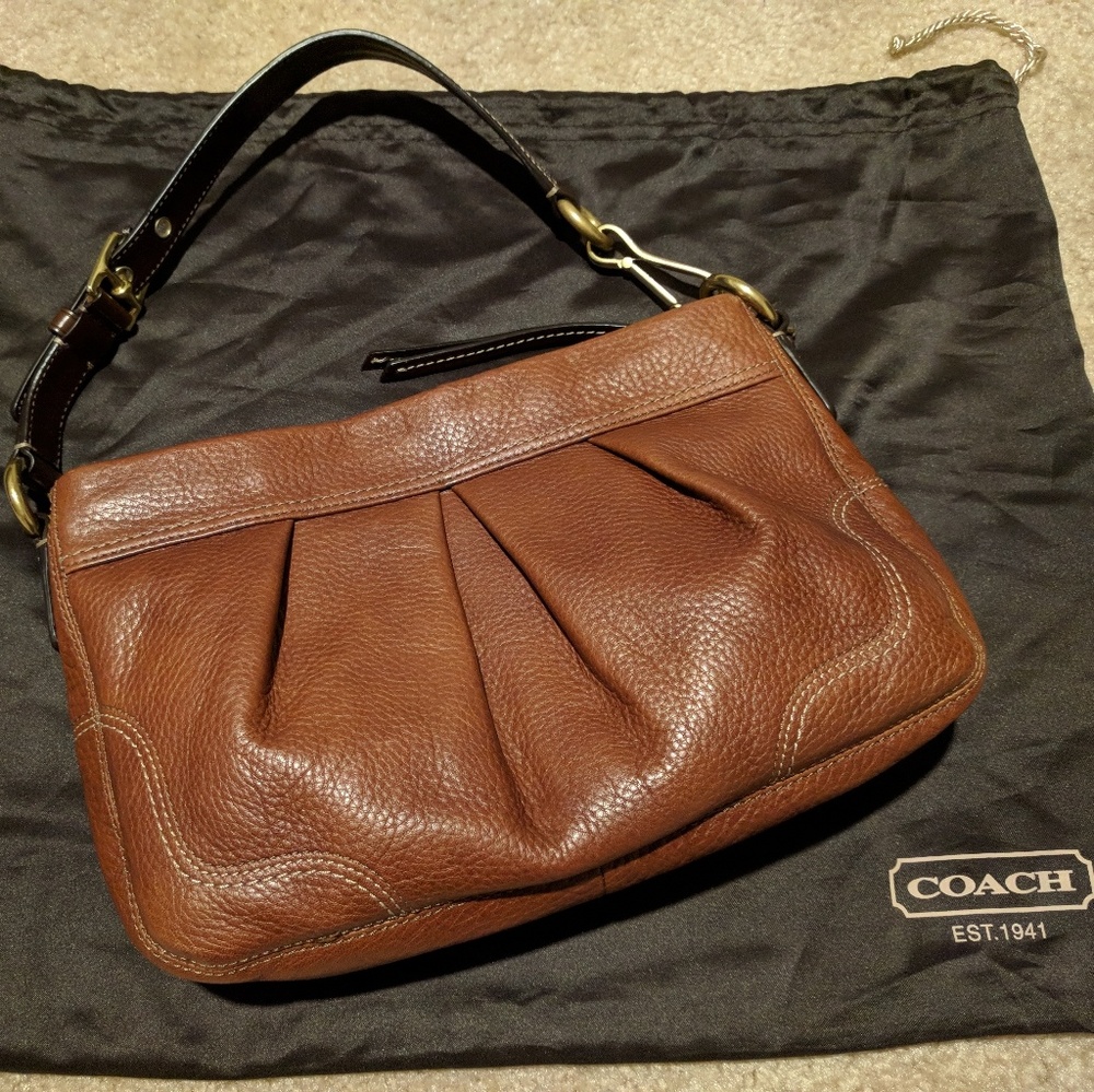 COACH G0871-12917 Hampton brown purse.